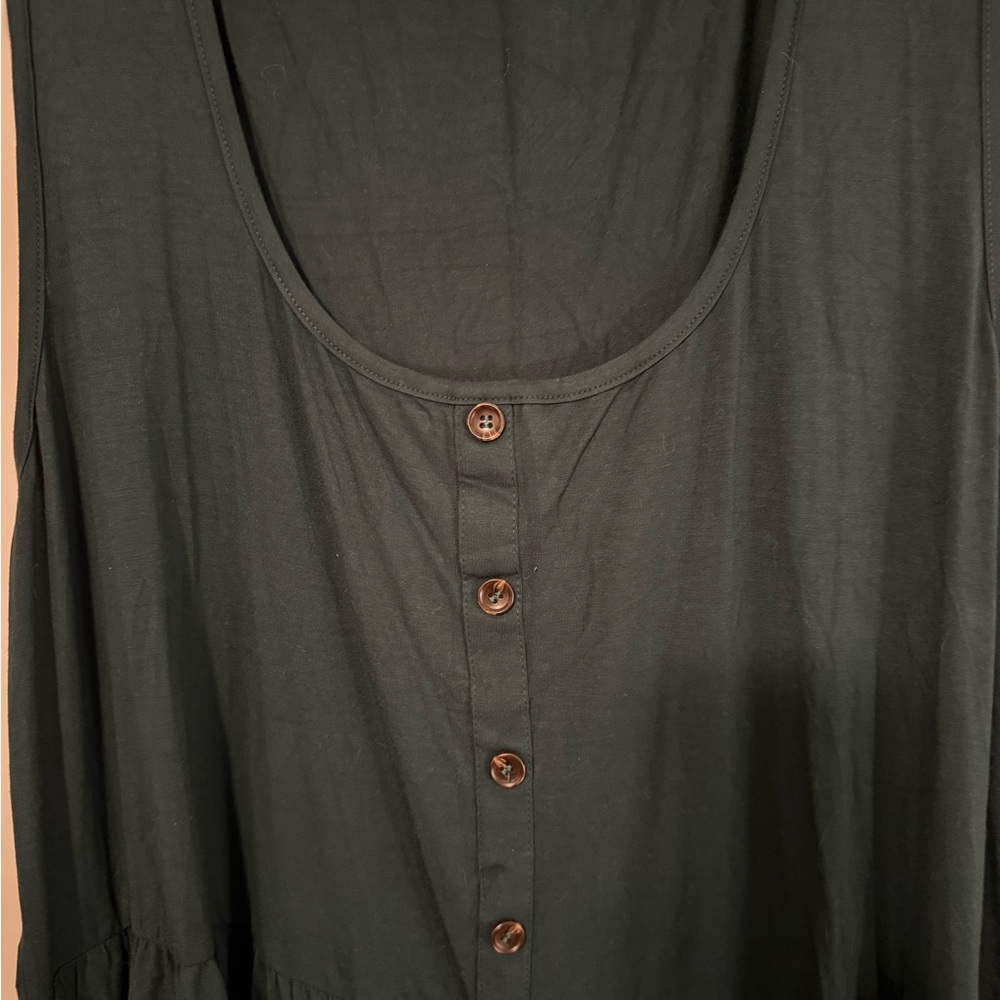 BloomChic Deep Green Button-Front Tank - Picture 2 of 4